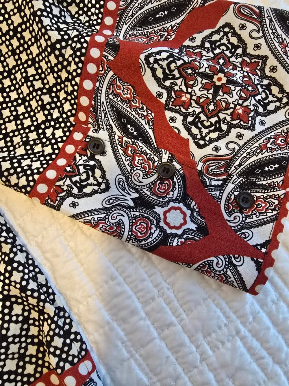 Belle Boho by Kim Gravel Border Print V-Neck Tunic - Black/White/Red - 2X EUC - Picture 6 of 10